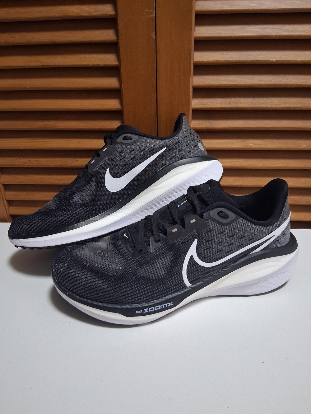Nike Vomero 17 ZoomX Women's Running Shoe * Size: 9.5